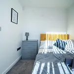 Hayy Collection Townhouse Living At Cliff Oaks *
