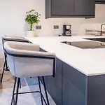 Hayy Collection Townhouse Living At Cliff Oaks