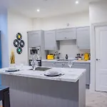Hayy Collection Townhouse Living At Cliff Oaks Apartamento *