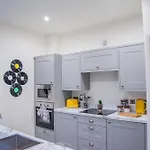 Hayy Collection Townhouse Living At Cliff Oaks Apartamento