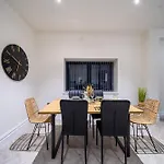 Hayy Collection Townhouse Living At Cliff Oaks Apartment *