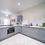 Hayy Collection Townhouse Living At Cliff Oaks Apartamento