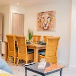 Hayy Collection Townhouse Living At Cliff Oaks