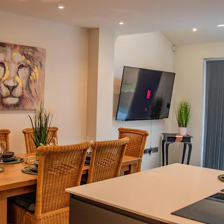 Hayy Collection Townhouse Living At Cliff Oaks * 利兹