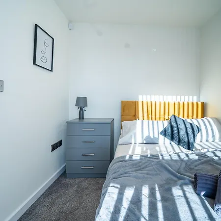 Hayy Collection Townhouse Living At Cliff Oaks *