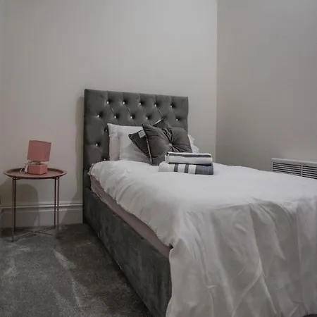 Hayy Collection Townhouse Living At Cliff Oaks 公寓 利兹