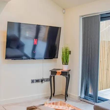 Hayy Collection Townhouse Living At Cliff Oaks *