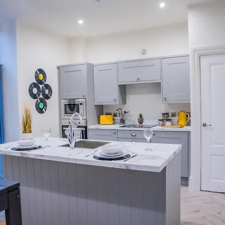 Hayy Collection Townhouse Living At Cliff Oaks 公寓 *