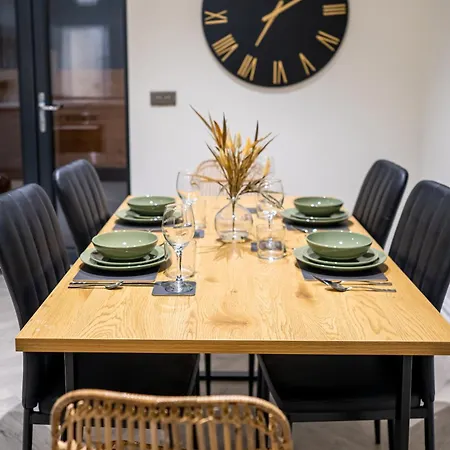 Hayy Collection Townhouse Living At Cliff Oaks