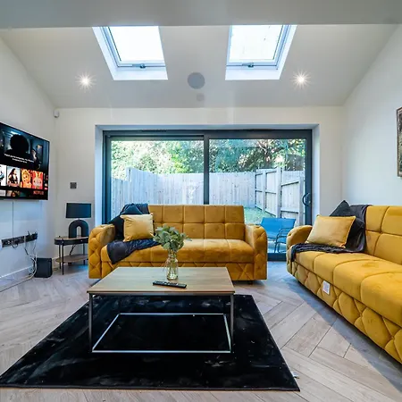 Hayy Collection Townhouse Living At Cliff Oaks *