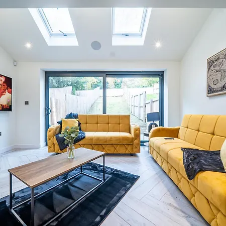 Hayy Collection Townhouse Living At Cliff Oaks