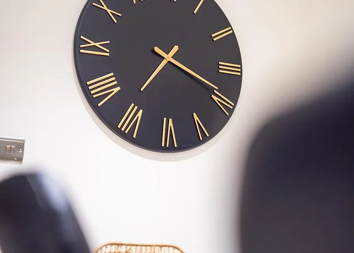 Hayy Collection Townhouse Living At Cliff Oaks Leeds (West Yorkshire)