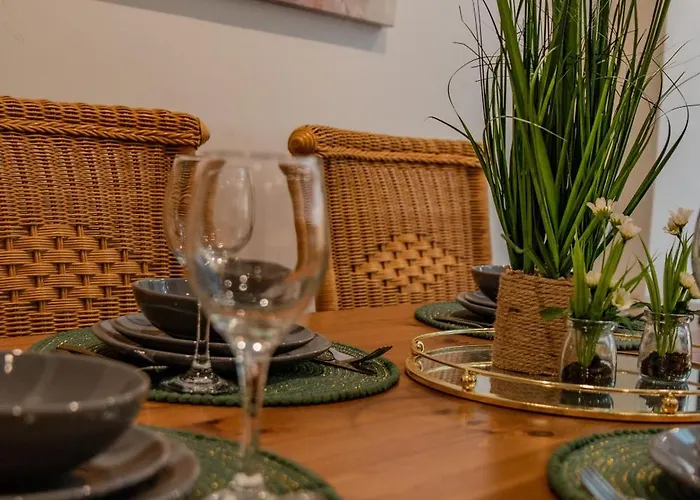 アパート Hayy Collection Townhouse Living At Cliff Oaks リーズ