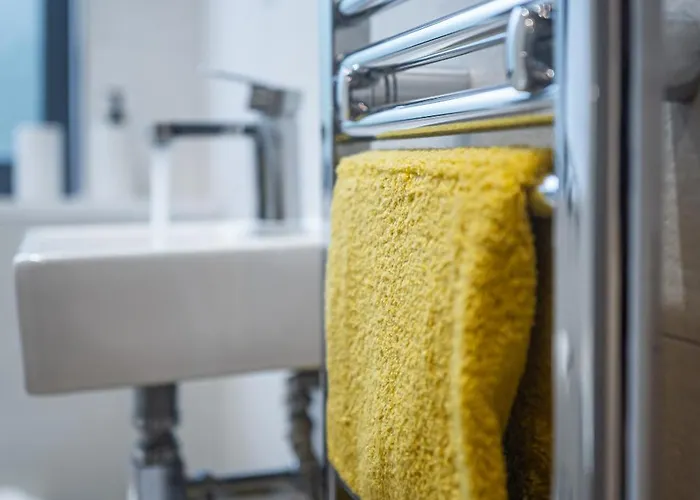 Hayy Collection Townhouse Living At Cliff Oaks 公寓