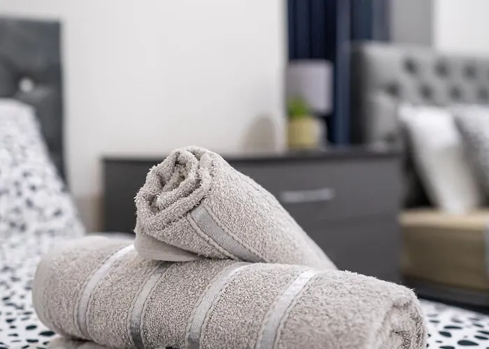 アパート Hayy Collection Townhouse Living At Cliff Oaks リーズ