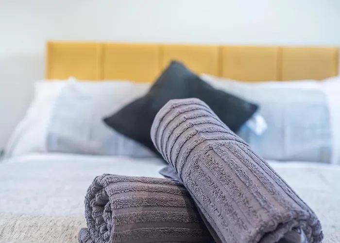 Hayy Collection Townhouse Living At Cliff Oaks Apartmán