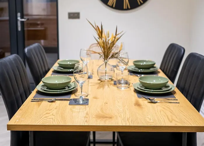 Hayy Collection Townhouse Living At Cliff Oaks