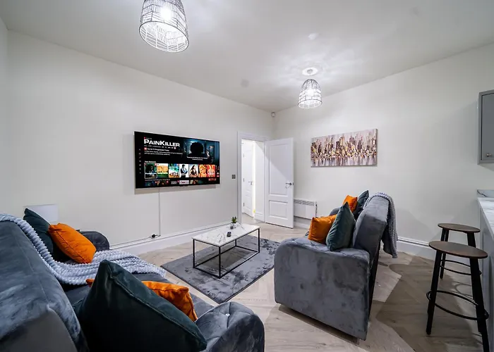 Hayy Collection Townhouse Living At Cliff Oaks *