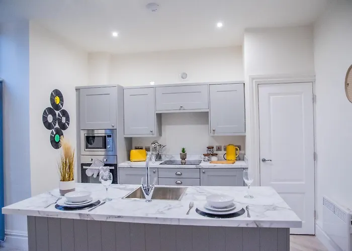 Hayy Collection Townhouse Living At Cliff Oaks