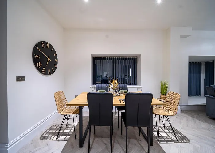 Hayy Collection Townhouse Living At Cliff Oaks Apartmán *