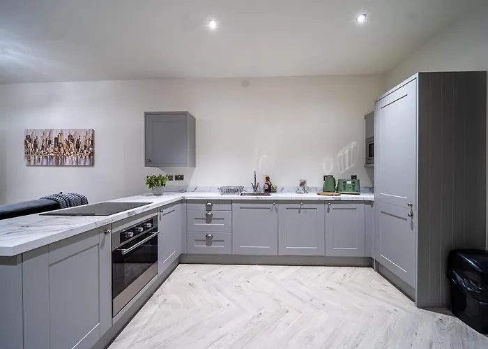 Hayy Collection Townhouse Living At Cliff Oaks *