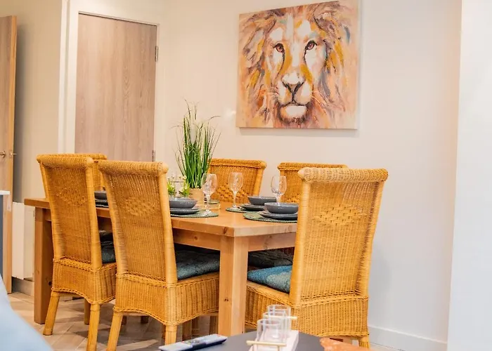 Hayy Collection Townhouse Living At Cliff Oaks