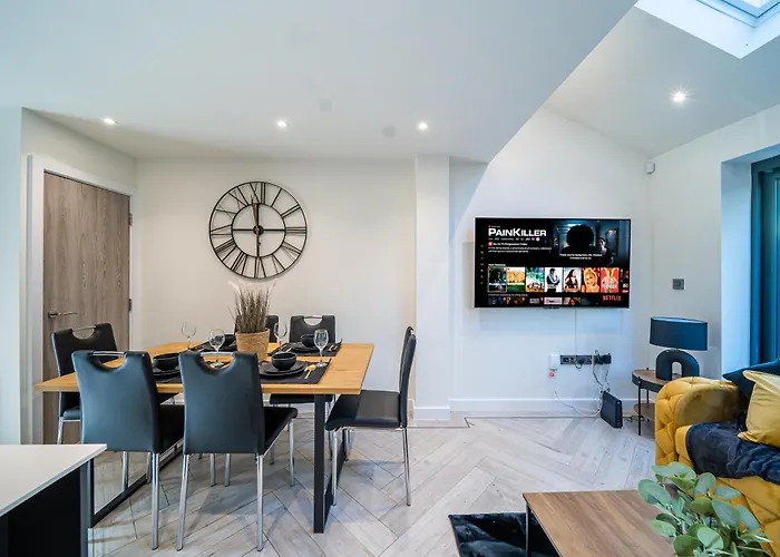 公寓 Hayy Collection Townhouse Living At Cliff Oaks *