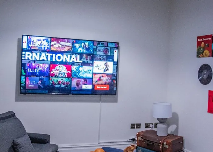 Hayy Collection Townhouse Living At Cliff Oaks * 利兹