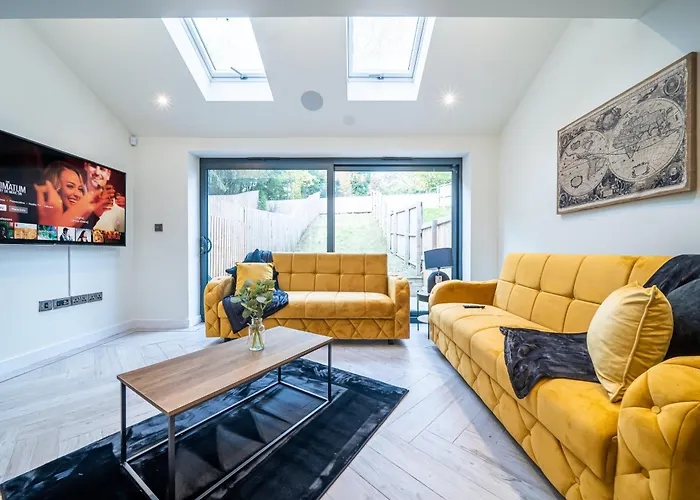 Hayy Collection Townhouse Living At Cliff Oaks