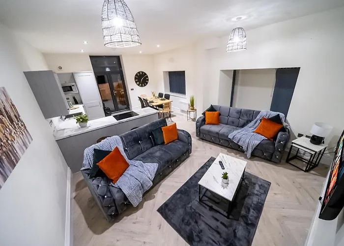 Hayy Collection Townhouse Living At Cliff Oaks *