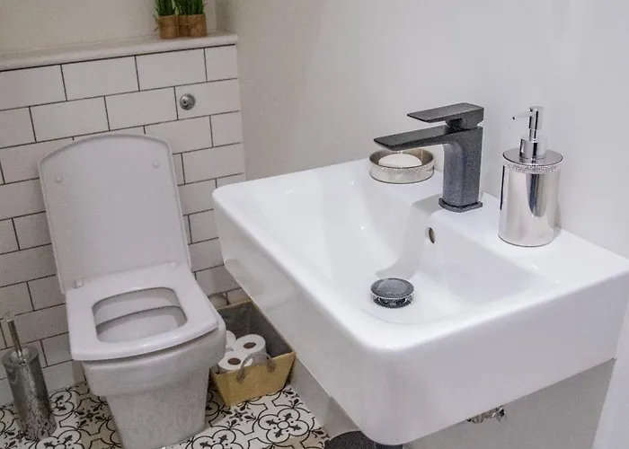 Hayy Collection Townhouse Living At Cliff Oaks *