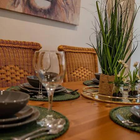 Διαμέρισμα Hayy Collection Townhouse Living At Cliff Oaks Λιντς