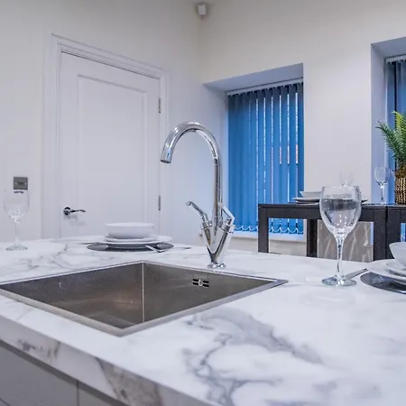 Hayy Collection Townhouse Living At Cliff Oaks * Λιντς