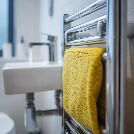 Hayy Collection Townhouse Living At Cliff Oaks Διαμέρισμα