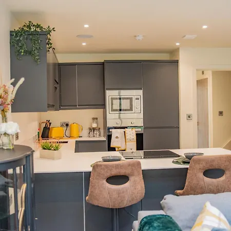 Hayy Collection Townhouse Living At Cliff Oaks Διαμέρισμα Λιντς