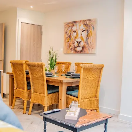 Hayy Collection Townhouse Living At Cliff Oaks